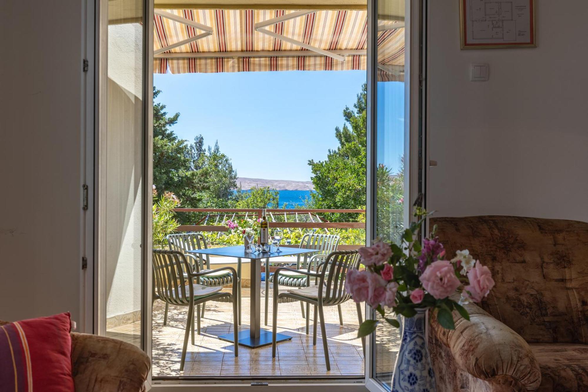 Beachfront House Nada - Happy Rentals Карлобаг Экстерьер фото